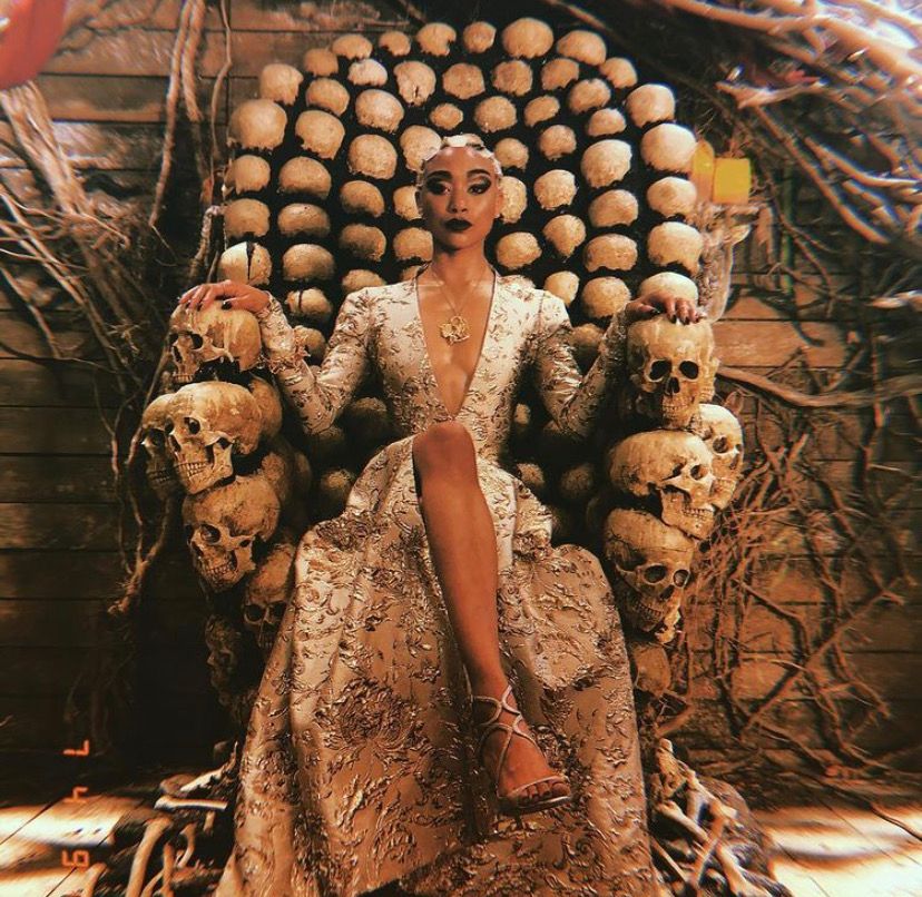 𝖆 𝖈𝖔𝖋𝖋𝖎𝖓 𝖎𝖘 𝖆 𝖘𝖒𝖆𝖑𝖑 𝖉𝖔𝖒𝖆𝖎𝖓